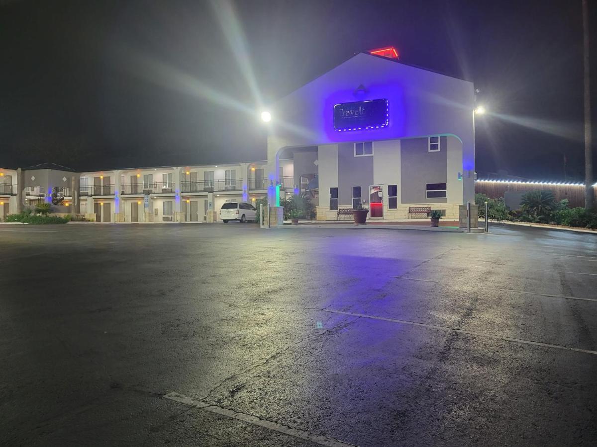 Econo Lodge Inn & Suites Near Lackland Afb San Antonio Exterior photo